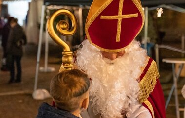 Nikolaus mit Kind