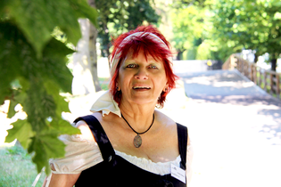 Stadtführerin in historischem Gewand