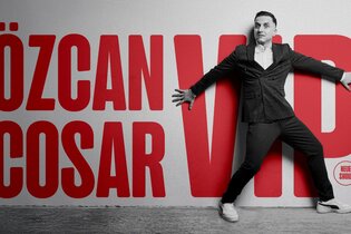Özcan Cosar "VIP" | © Foto: Boris Breuer - Artwork: Pilaupictures.com