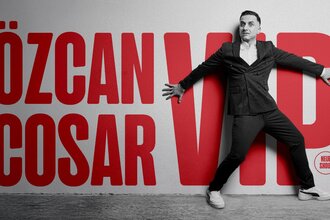 Özcan Cosar "VIP" | © Foto: Boris Breuer - Artwork: Pilaupictures.com