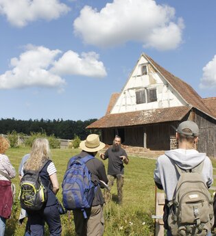 Räucherpflanzen vor der Haustür - Kräuterwanderung