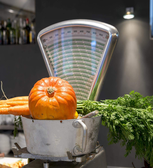 Schloss Tempelhof - Halloween-Kürbis schnitzen | © TMBW