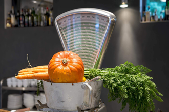 Schloss Tempelhof - Halloween-Kürbis schnitzen | © TMBW