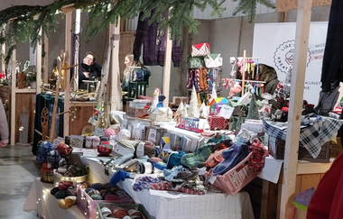 Verkaufsstand Adventsmarkt | © Thomas Schmoll, NZT