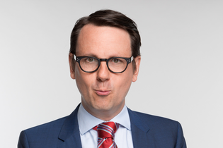 Sebastian Schnoy "Dummikratie - Warum Deppen Idioten wählen" | © Kerstin Pukall