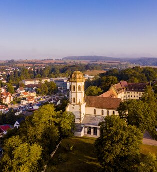 Stift Sunnisheim beim Sonnenaufgang