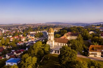 Stift Sunnisheim beim Sonnenaufgang