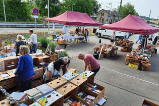 Bild vom letzten Flohmarkt mit den Ständen