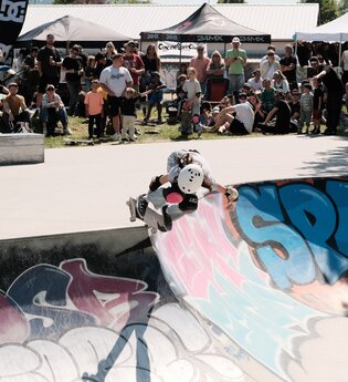 Skater in Skatebahn