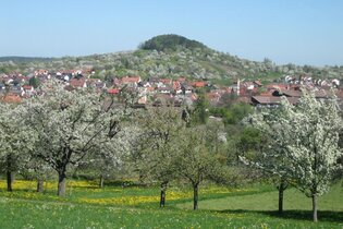 Ortsansicht von Beuren mit Blick Richtung Engelberg | © Tourist-Info Beuren