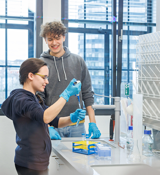 Tag der offenen Labore und Wetkstätten | © Verwendung nur im Rahmen redaktioneller Berichterstattung über die experimenta Heilbronn gestattet. Quelle: experimenta gGmbH