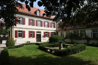 Blick auf das Weygang-Museum mit Garten | © Touristikgemeinschaft Hohenlohe e.V. | Weygang-Museum, Öhringen
