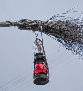 Besenwirtschaft Weingut Winkler | Brackenheim | Uff'm Scheuraboda | Besen mit Laterne | © Neckar-Zaber-Tourismus e.V.