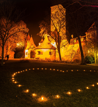 Valentinsleuchten im Rothenburger Burggarten  | © Stadtmarketing Rothenburg e.V.