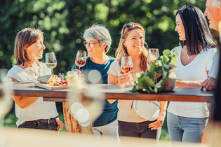Weinausschank am Mönchsbergsee | HeilbronnerLand | © Touristikgemeinschaft HeilbronnerLand