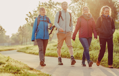 Wandergruppe am Neckartal-Weg bei Bad Wimpfen | © Stadt Bad Wimpfen