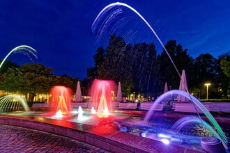 Tanzendes Wasser, synchronisiert mit Musik und abendlichen Lichteffekten. | © Holger Schmitt
