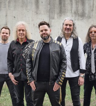 WE ROCK QUEEN „Best of Queen -The show goes on“ - Sommer auf der Burg Wertheim | © TOURISMUS REGION WERTHEIM GmbH
