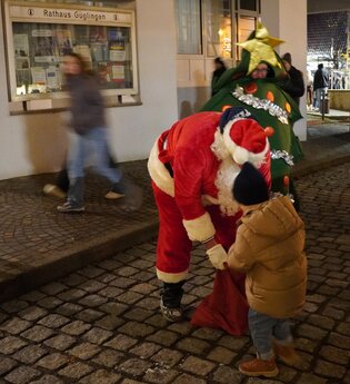Weihnachtsmann Kind | © NZT