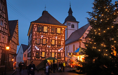 Weihnachtsmarkt Knittlingen Marktstrasse | © Stadt Knittlingen