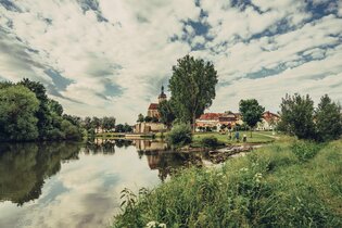 Aussicht vom Kiesplatz auf Lauffen | © Touristikgemeinschaft HeilbronnerLand e.V.
