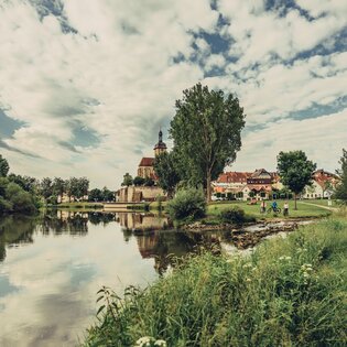 Aussicht vom Kiesplatz auf Lauffen | © Touristikgemeinschaft HeilbronnerLand e.V.
