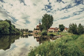Aussicht vom Kiesplatz auf Lauffen | © Touristikgemeinschaft HeilbronnerLand e.V.