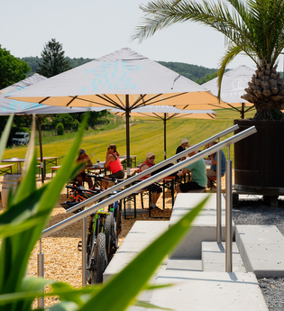 WeinbergStrand am Heuchelberg - Weinausschank der Heuchelberg Weingärtner | Schwaigern | HeilbronnerLand | © Heuchelberg Weingärtner eG