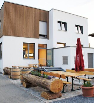 Weingasthaus Burgblick | Besenwirtschaft | Weinsberg | Burgruine Weibertreu | © Tourismus im Weinsberger Tal e.V.