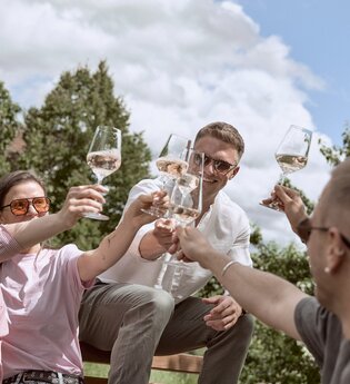 Wine, Woods & Wonderful Moments – Die MANA LISA Genusswanderung | © MANA LISA Boutiquehotel