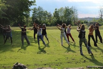 Yoga Festival Wirthshof Markdorf Bodensee Spendenaktion Weltyogatag Nia Dance Fitness Sportplatz | © Wirthshof GmbH