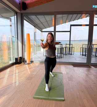 Yoga und Wein in der Privatkellerei Willy | © Privatkellerei Rolf Willy