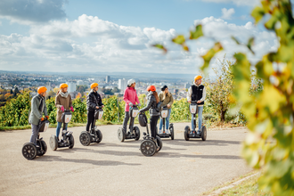 7 Personen auf Segways auf dem Wartberg mit Panoramablick auf Heilbronn | © Götzmotion