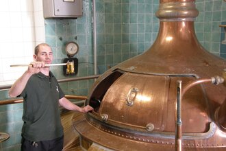 Braumeister beim Bier brauen I Bad Rappenau I Häffner Bräu | © Häffner Bräu