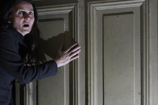 Das Grauen hinter der grauen Tür