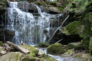 Eberbach wandert: Von Neckargerach nach Lindach über die Margareten- und Wolfsschlucht | © Stadt Eberbach