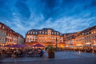 Rathaus auf dem Marktplatz in der Abenddämmerung | © Heidelberg Marketing GmbH