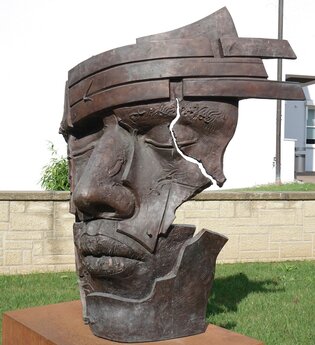 Skulptur "African King" von Gunther Stilling in Güglingen | © Neckar-Zaber-Tourismus e.V.