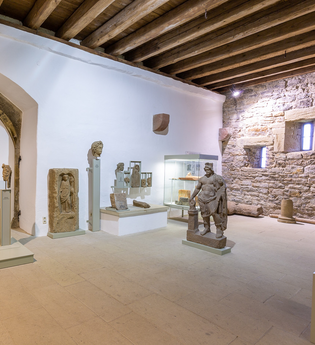 Führung durch das Historische Museum im Steinhaus | © Stadt Bad Wimpfen