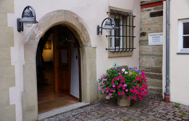 Eingang ins Manfred Kyber Museum | Löwenstein | HeilbronnerLand | © Stadt Löwenstein