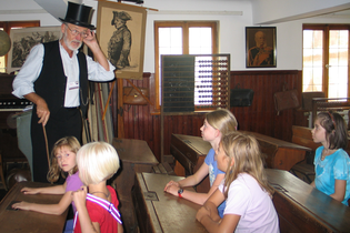 Führung im Schul- und Spielzeugmuseum Obersulm | © Gemeinde Obersulm
