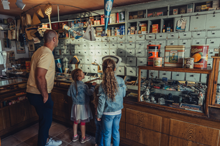 Führung durchs Schul- und Spielzeugmuseum | © Tourismus im Weinsberger Tal | Chris Frumolt 2024