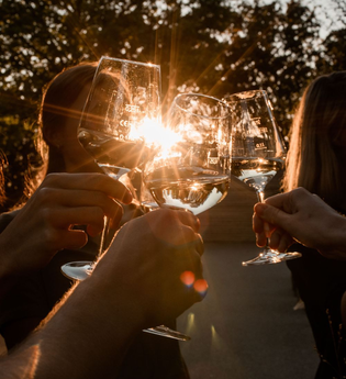 Heimatliebe trifft Weingenuss | buchbares Gruppenangebot