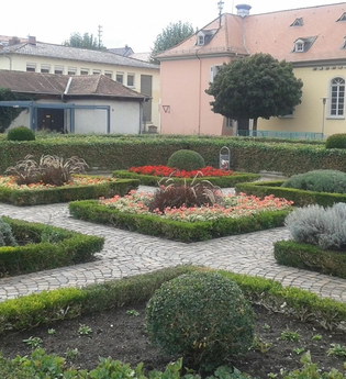 Modernes Grün trifft auf Historie