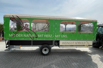 Planwagen Fräulein Lybell | Weingut Seybold | Fahrt durch die Weinberge des Weinsüden Weinorts Lauffen am Neckar