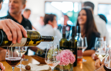 Wein im Family Style- Weinprobe-Rolf Willy | © Privatkellerei Rolf Willy