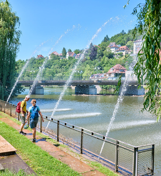 Wasserfontänen am Kocher in Künzelsau | © Touristikgemeinschaft Hohenlohe e. V. | Florian Trykowski