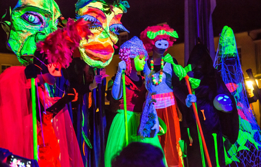 Neonfiguren Neon Kerwe Neckarbischofsheim | © Poissl