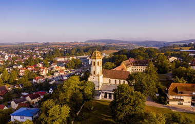 Luftaufnahme Stift bei Sonnenaufgang | © Stadt Sinsheim