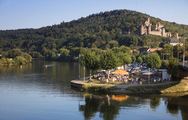 Stadtstrand Wertheim am Zusammenfluss von Main und Tauber | © TOURISMUS REGION WERTHEIM/Holger Leue